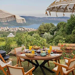 Domes Village Couette-café